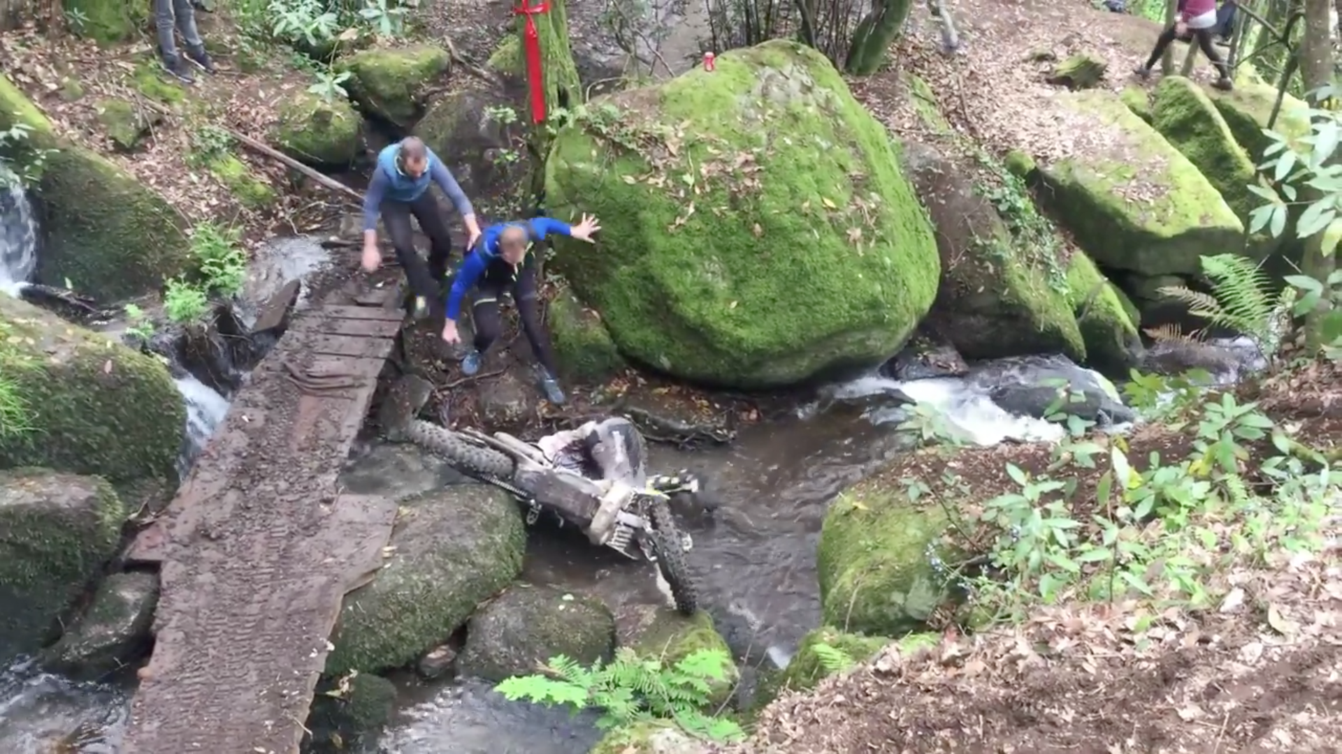 Colton Haaker’s Scary Crash in XL Lagares / WESS