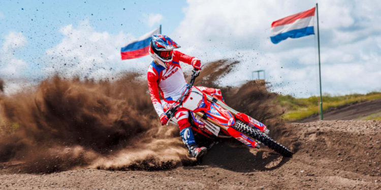 2025 Beta RX 300 and 450 – New Frames and Added Muscle for the Two-Stroke!