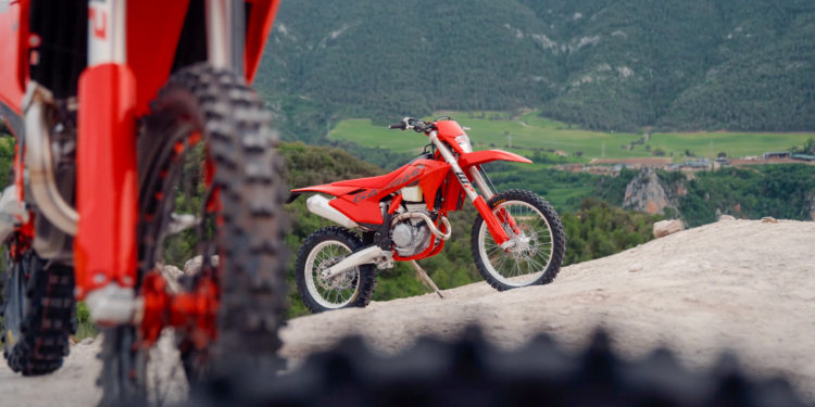 GASGAS Unveils Bold 2025 Enduro Line-Up with All-New EC 125!