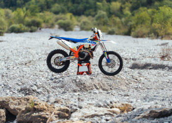 KTM’s 2026 EXC 6DAYS: Performance Upgrades, Bold Italian Livery… but Design May Fall Short